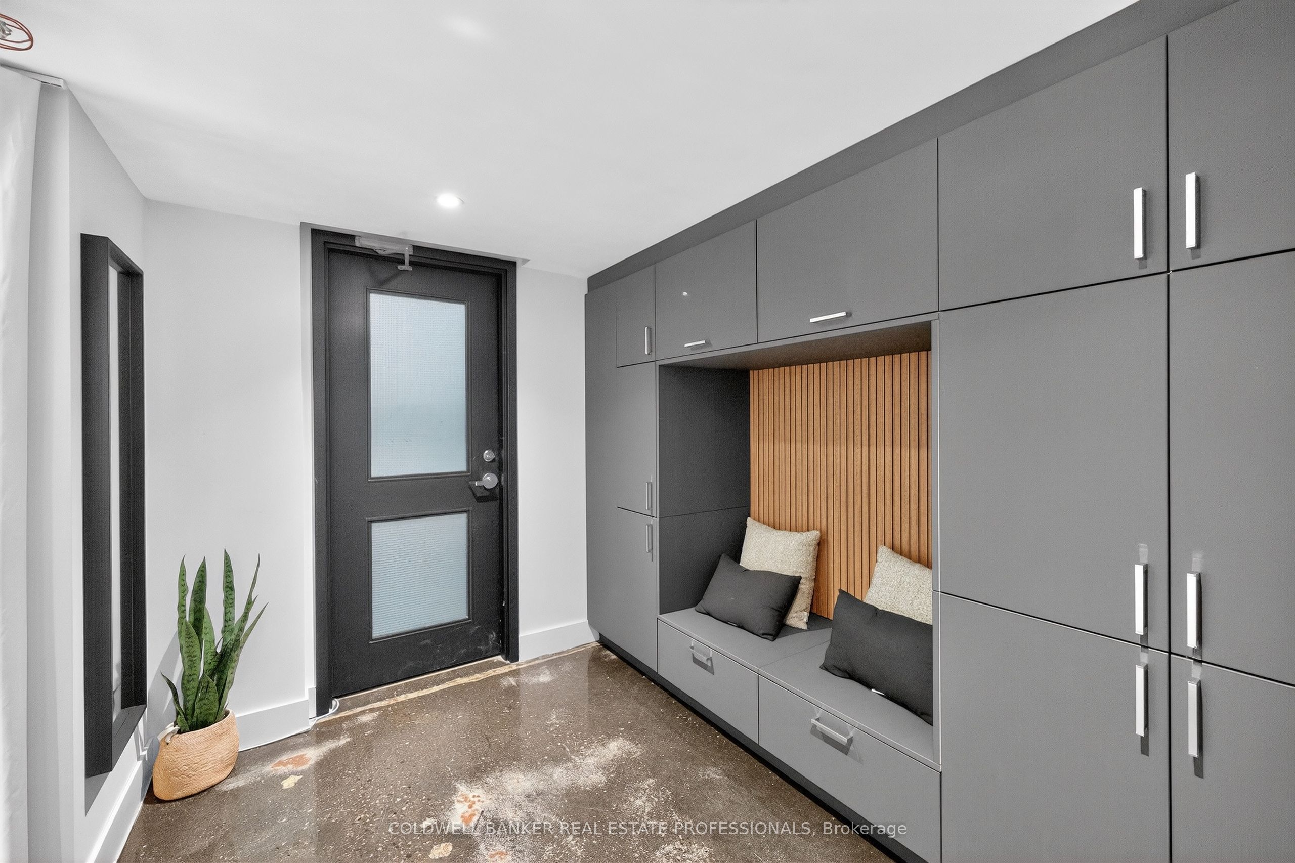 1159 Dundas Street E 147