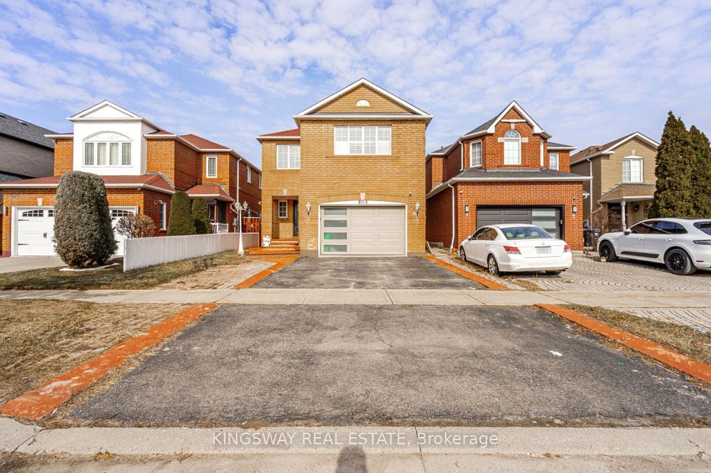 Photo of 891 STONEBRIDGE Avenue, Mississauga, ON L5V 2L3 (MLS # W12942454)