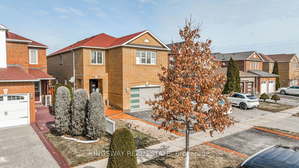 Photo of 891 STONEBRIDGE Avenue, Mississauga, ON L5V 2L3 (MLS # W12942454)