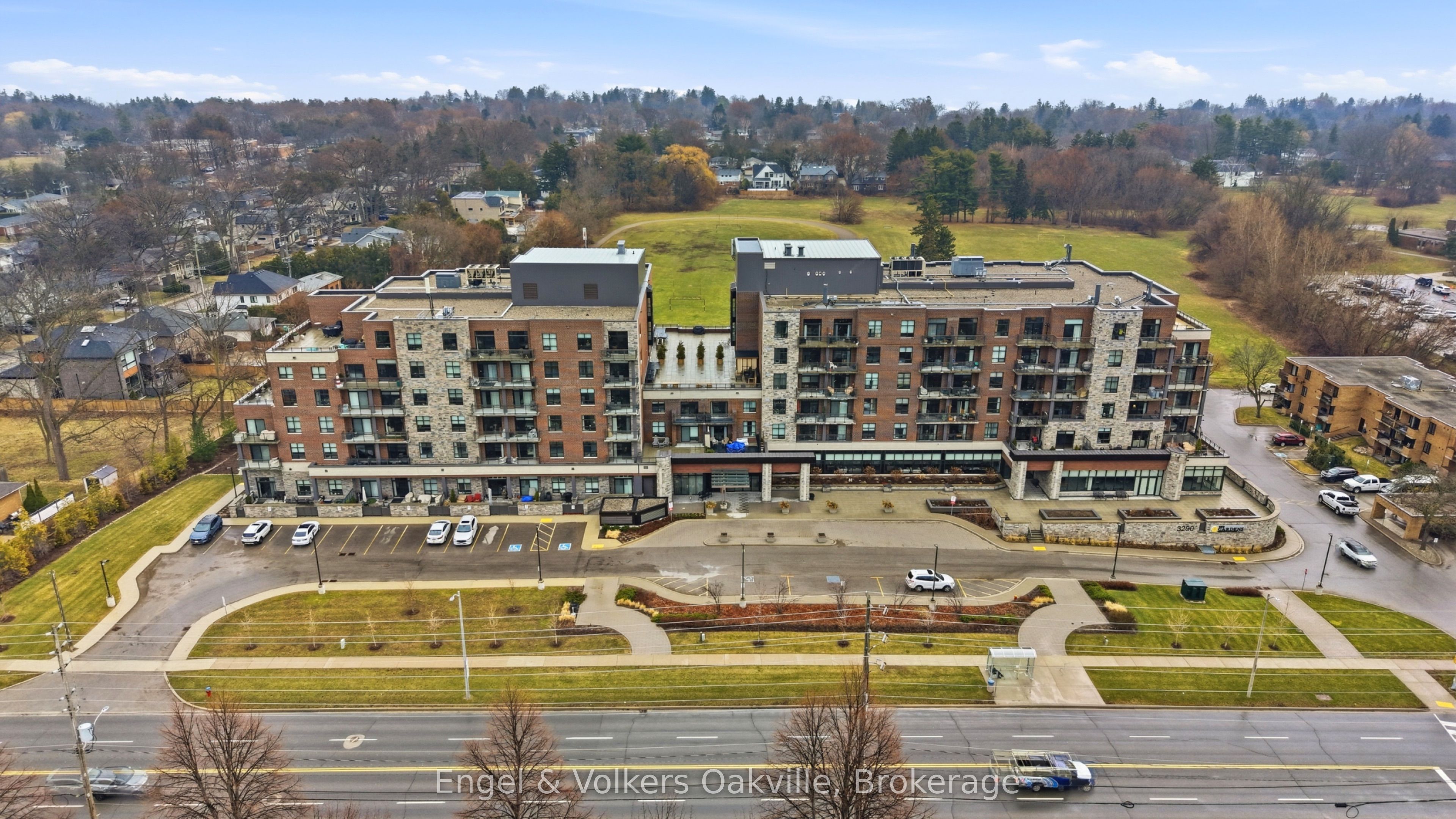 3290 New Street 101