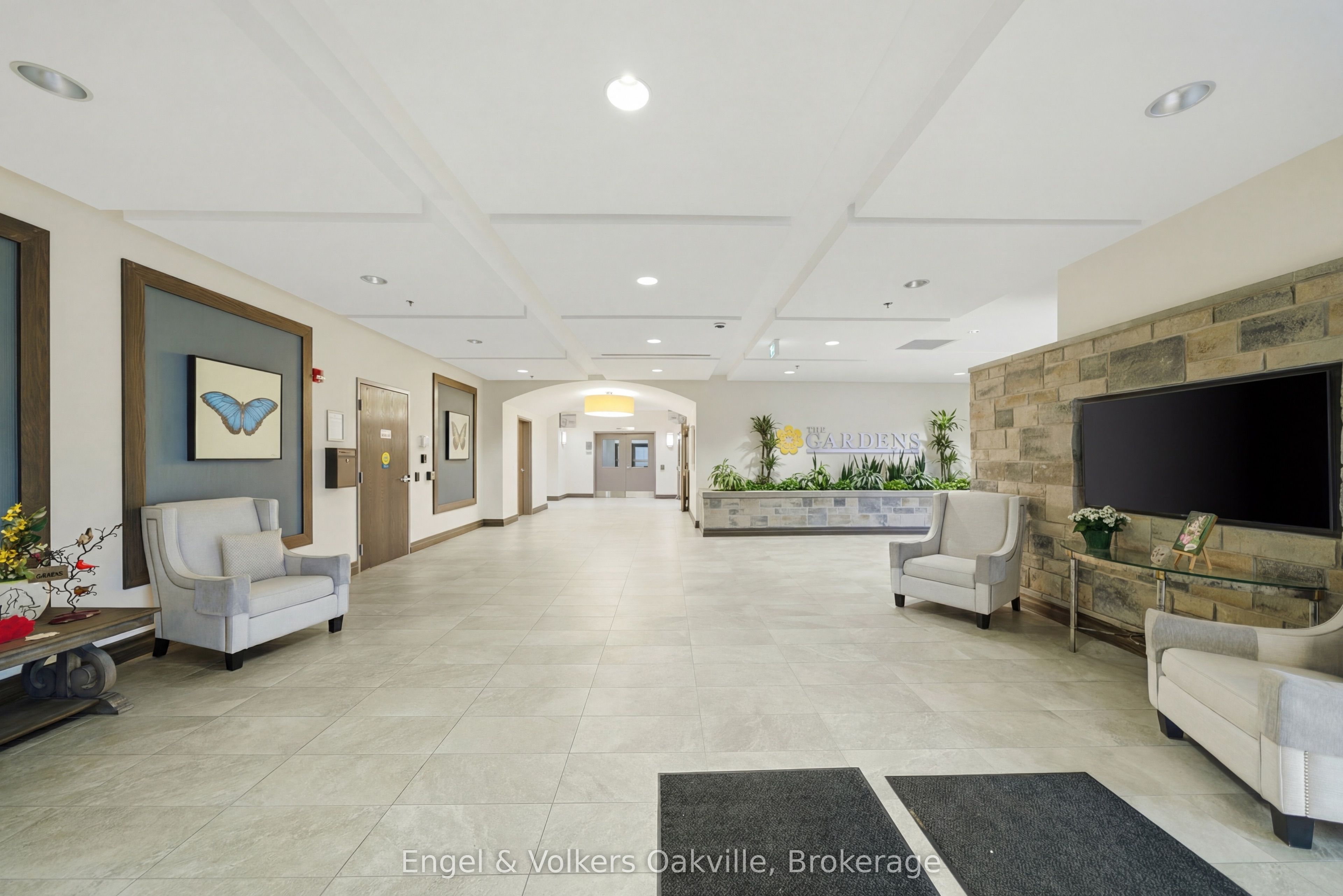3290 New Street 101