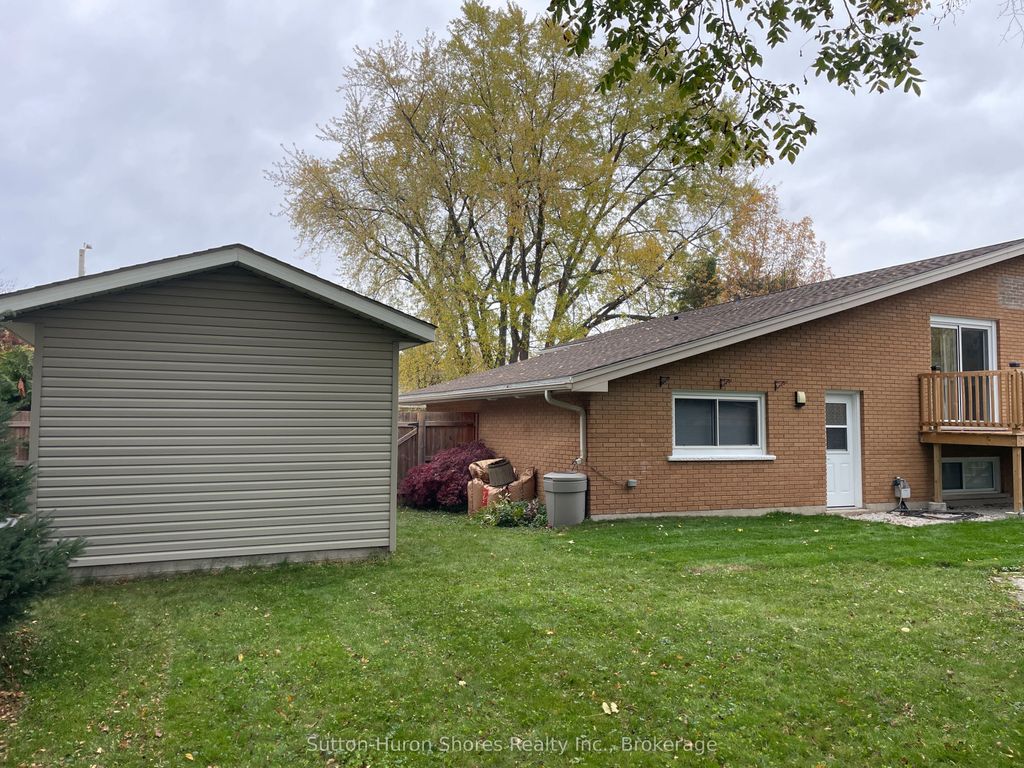 Photo of 664 Pine Grove Drive, Saugeen Shores, ON N0H 2C3 (MLS # X12917372)
