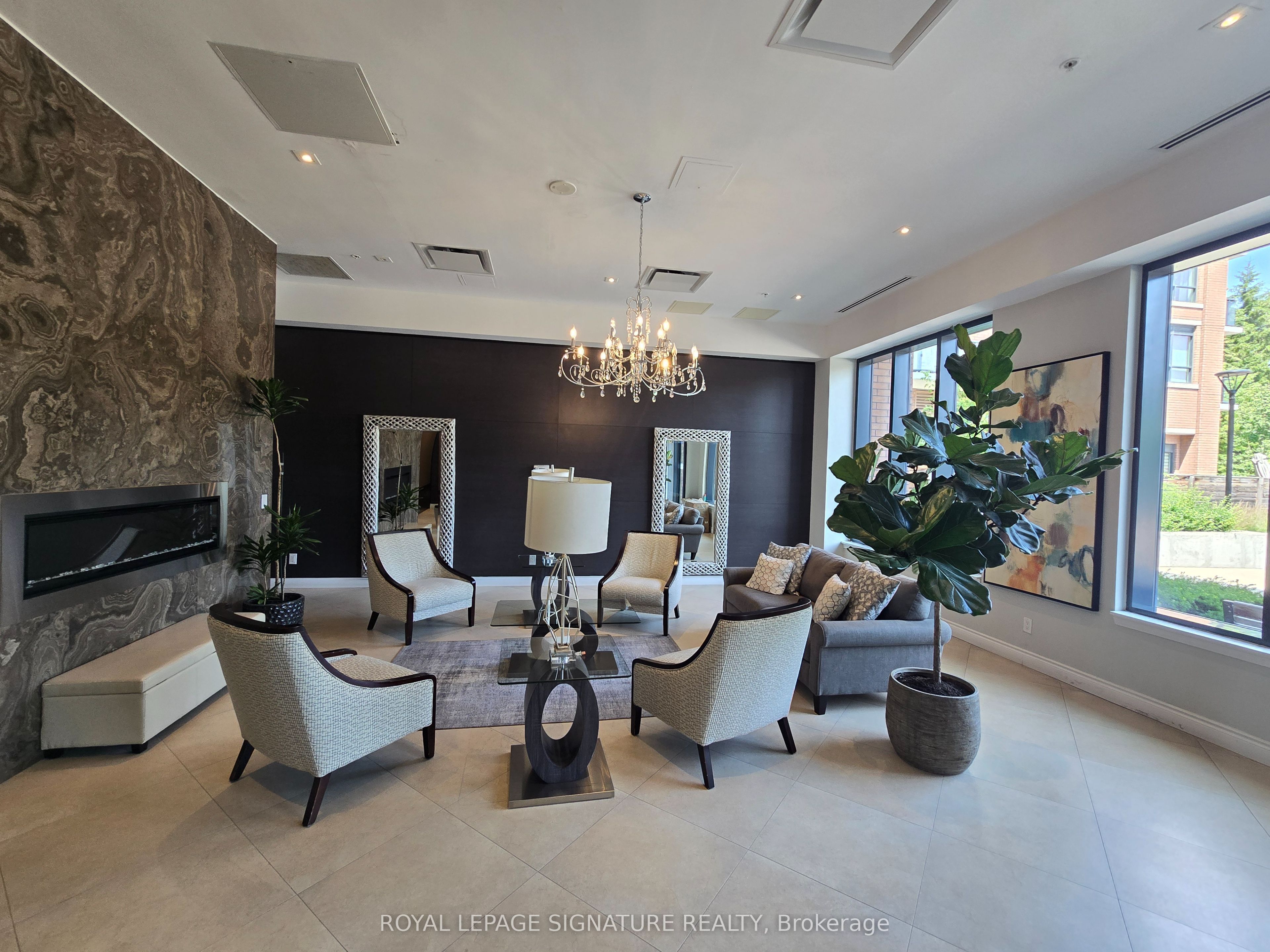 11611 Yonge Street 610