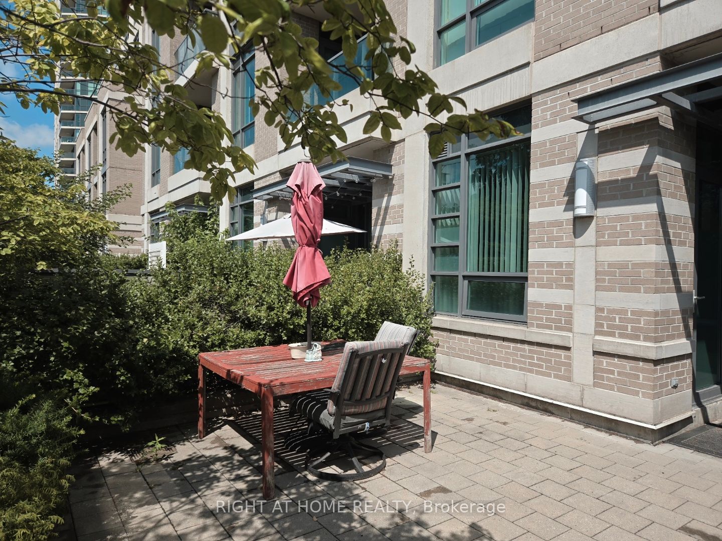215 Sherway Gardens Road 101