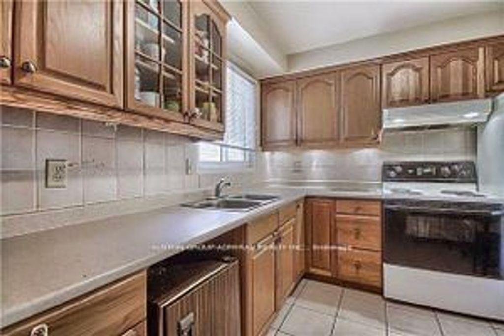 Photo of 47 Riviera Drive, Vaughan, ON L4K 2H9 (MLS # N12718930)