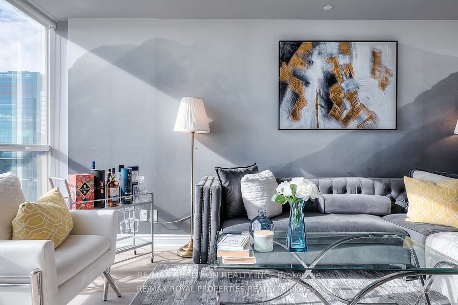 88 Blue Jays Way 3507