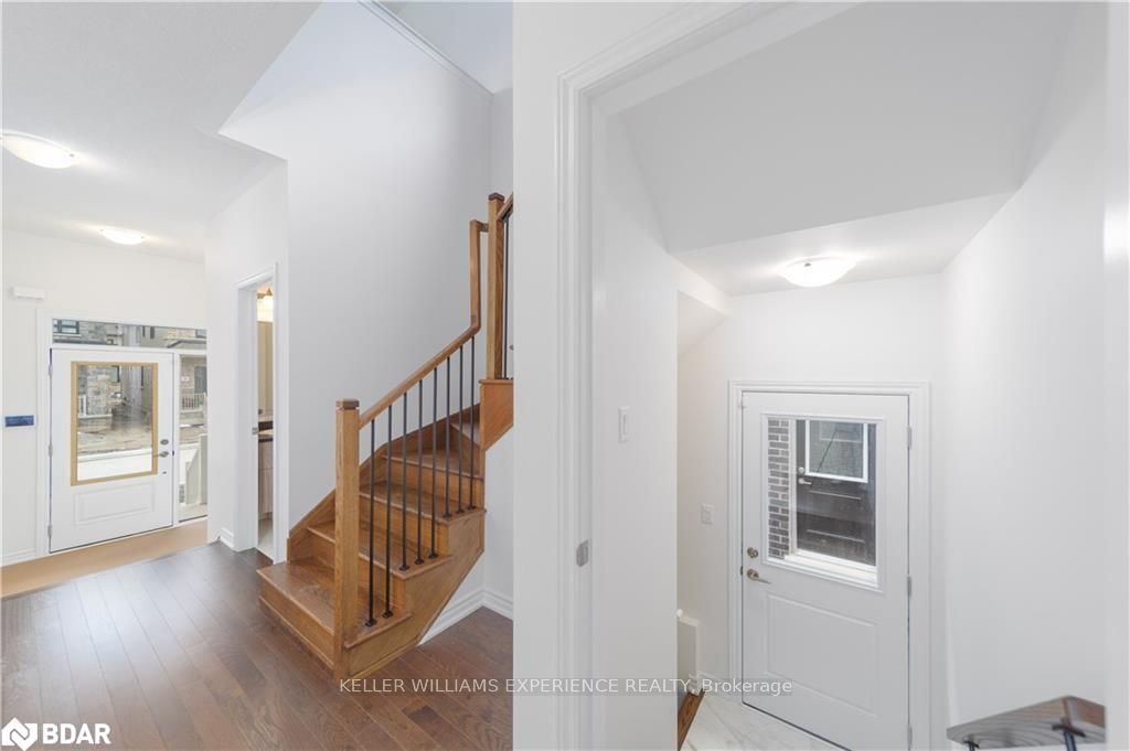 Photo of 60 Gemini Drive, Barrie, ON L9J 0C3 (MLS # S12816114)