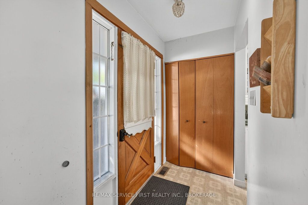 Photo of 690 Fleet Street, Kingston, ON K7M 5A5 (MLS # X12451546)