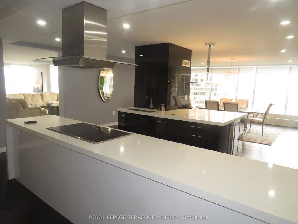 Photo of 2045 Lake Shore Boulevard W #3305, Toronto, ON M8V 2Z6 (MLS # W13550436)