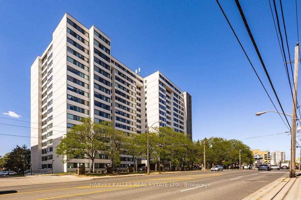 Photo of 3000 Bathurst Street #110, Toronto, ON M6B 3B4 (MLS # C13804152)