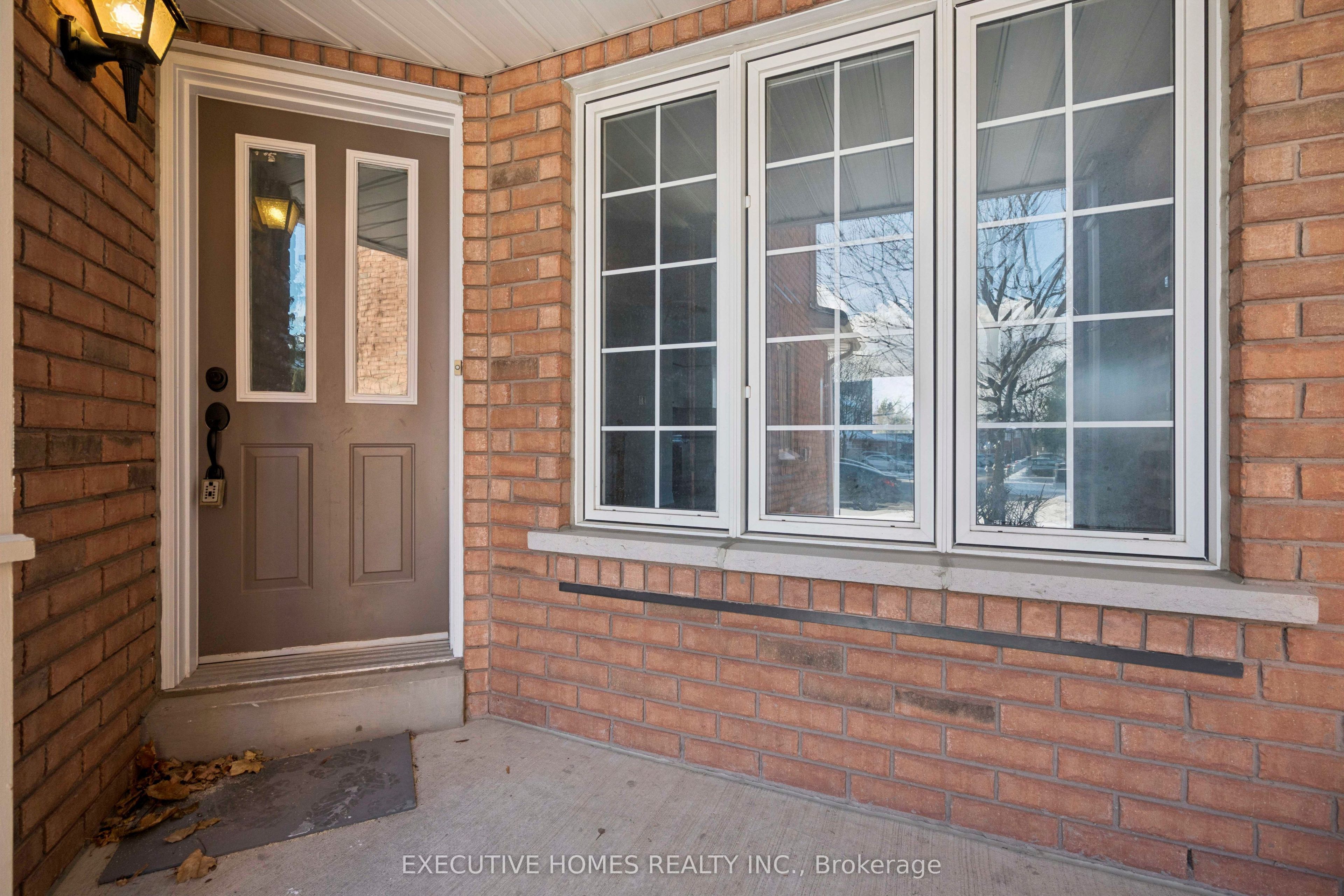 2665 Thomas Street 60