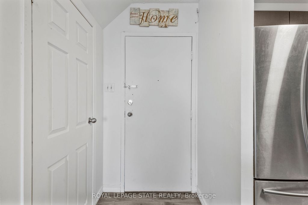 Photo of 1050 Stainton Drive #308, Mississauga, ON L5C 2T7 (MLS # W12514820)