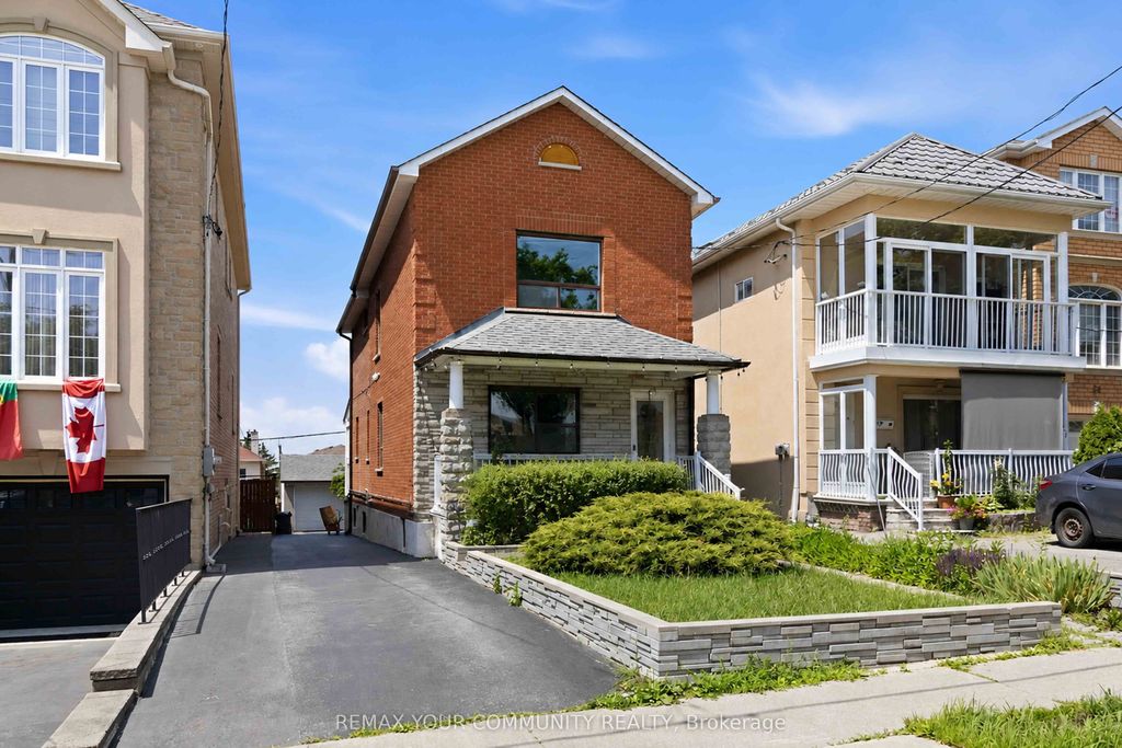 Photo of 32 Kirknewton Road, Toronto, ON M6E 3Y1 (MLS # W13608722)