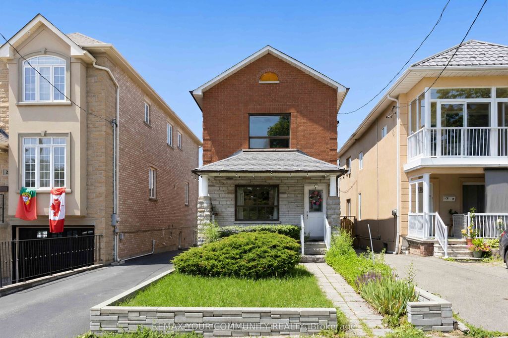 Photo of 32 Kirknewton Road, Toronto, ON M6E 3Y1 (MLS # W13608722)