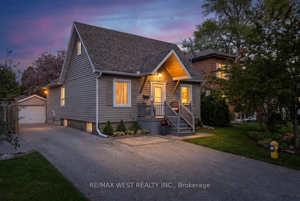 Photo of 35 Gort Avenue, Toronto, ON M8W 3Y7 (MLS # W13587124)