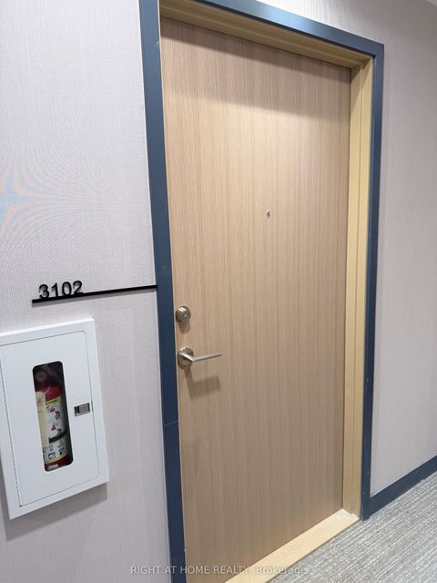 395 square one Drive 3102 Mississauga ON L5B 0P6