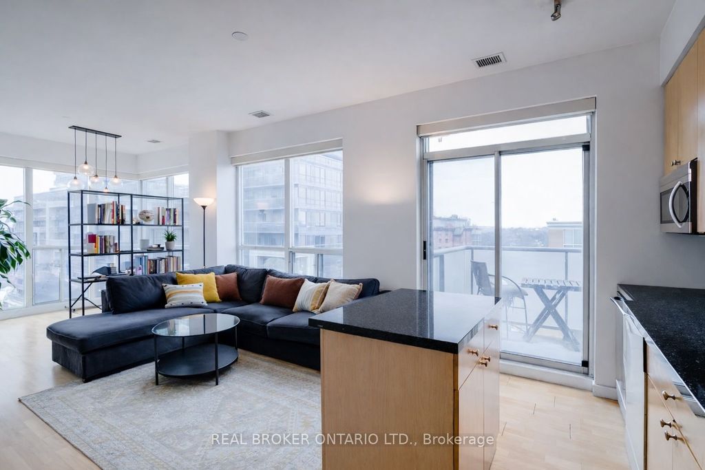 Photo of 1005 King Street W #909, Toronto, ON M6K 3M8 (MLS # C12794722)