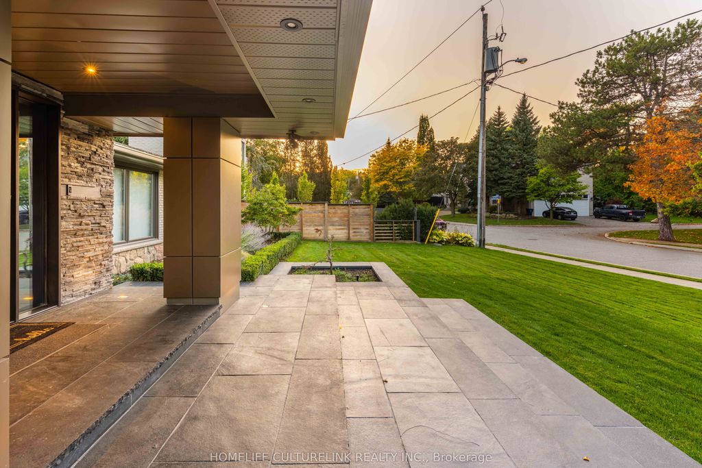 Photo of 15 Salonica Road, Toronto, ON M3C 2L6 (MLS # C12433289)