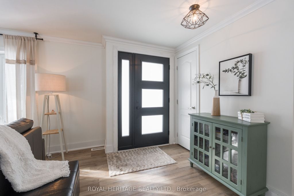 Photo of 104 Linden Lane, Innisfil, ON L9S 1N4 (MLS # N12756222)