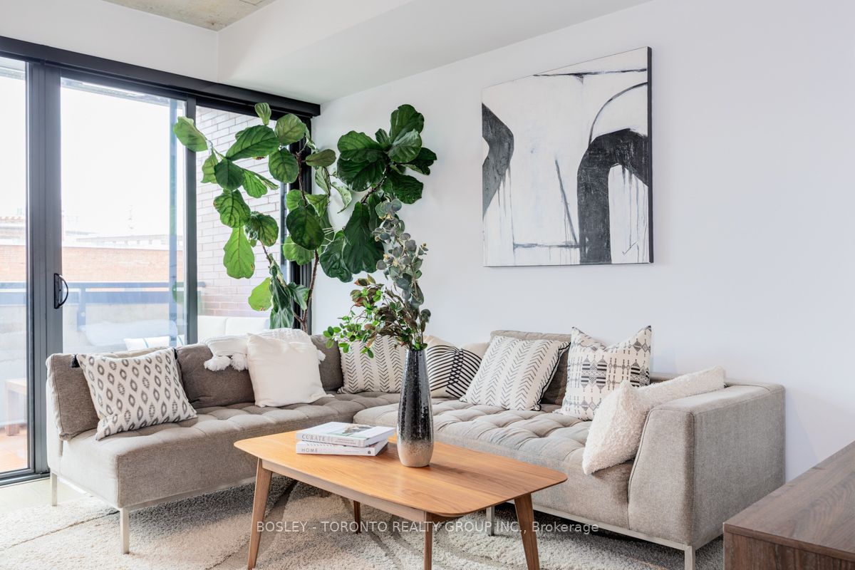 383 Sorauren Avenue 308