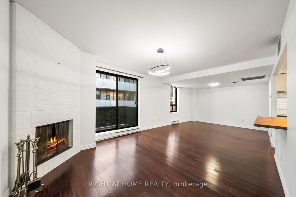 Photo of 19 Dundonald Street #605, Toronto, ON M4Y 1K3 (MLS # C13056914)