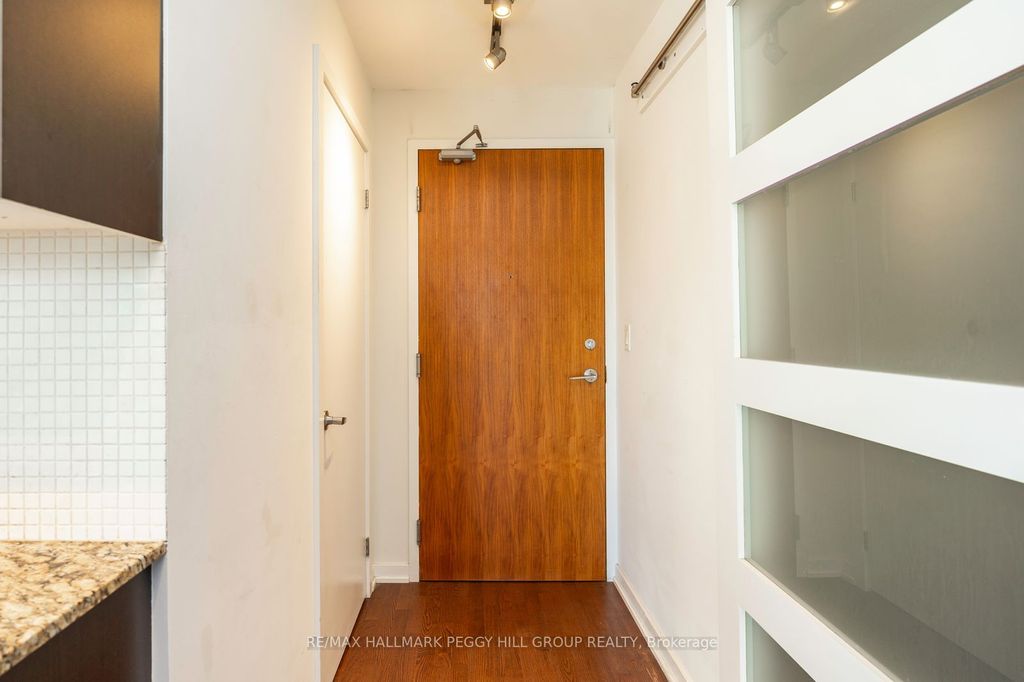 Photo of 33 Lombard Street #3302, Toronto, ON M5C 3H8 (MLS # C12471271)