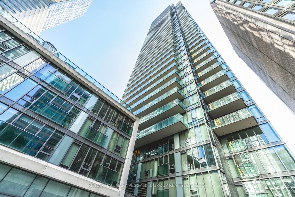 Photo of 33 Lombard Street #3302, Toronto, ON M5C 3H8 (MLS # C12471271)