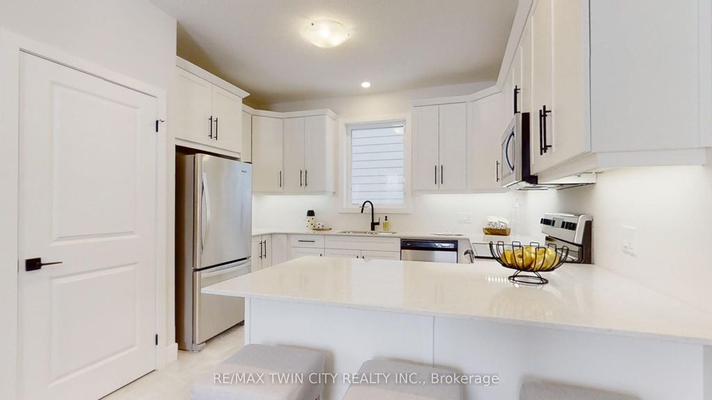 Photo of 67 Julie Court, London South, ON N5X 3X4 (MLS # X12808522)