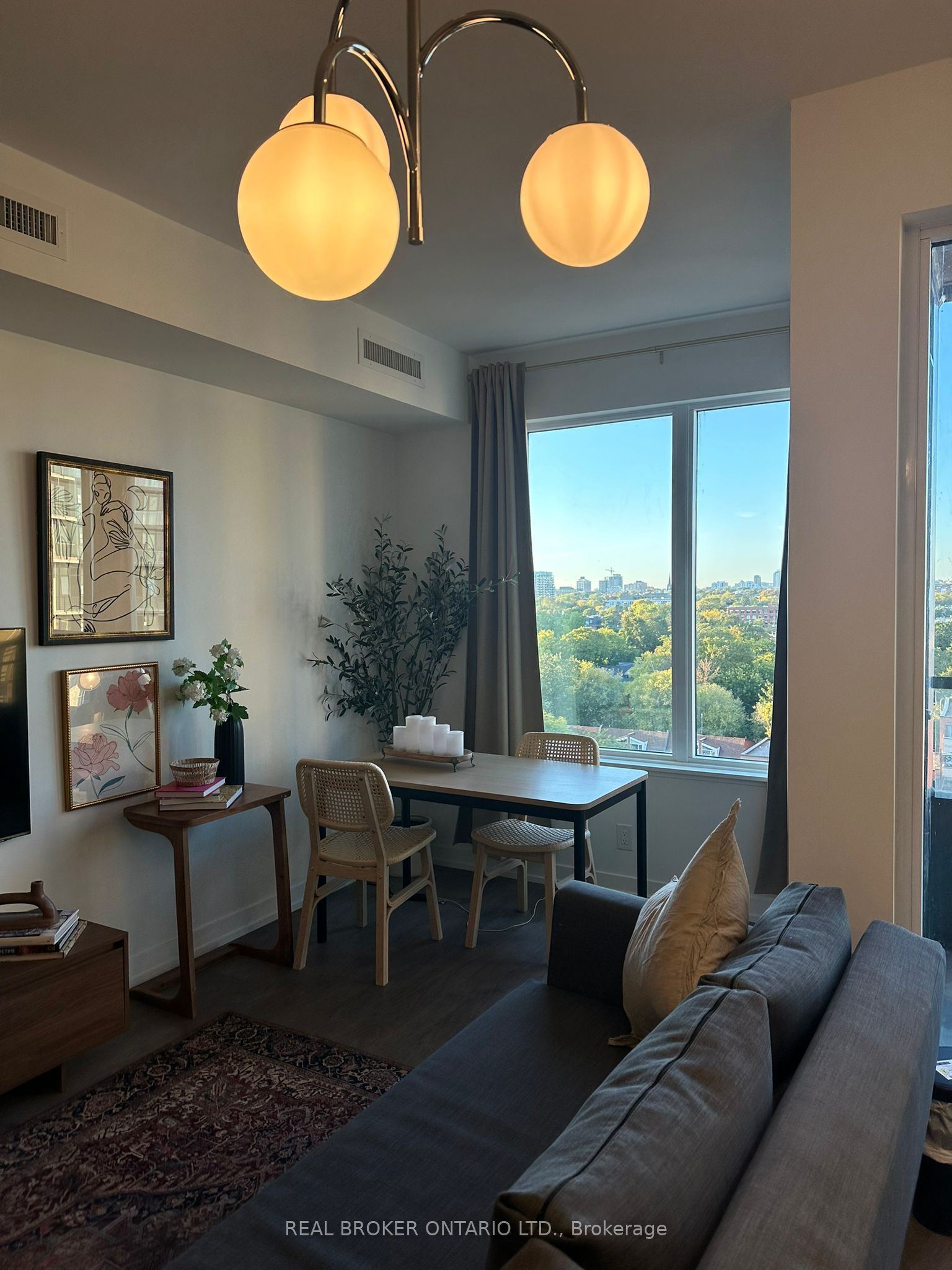 270 Dufferin Street 820