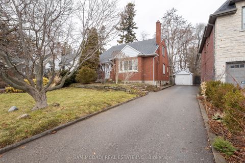 11 Brant Avenue Mississauga ON L5G 3N9