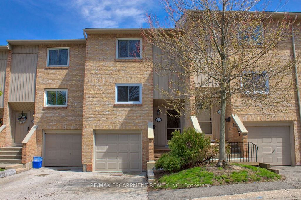 Photo of 63 Fonthill Road #4, Hamilton, ON L9C 6T1 (MLS # X13093732)