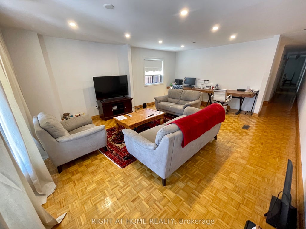 Photo of 40 Bellevue Avenue, Toronto, ON M5T 2N4 (MLS # C13743164)