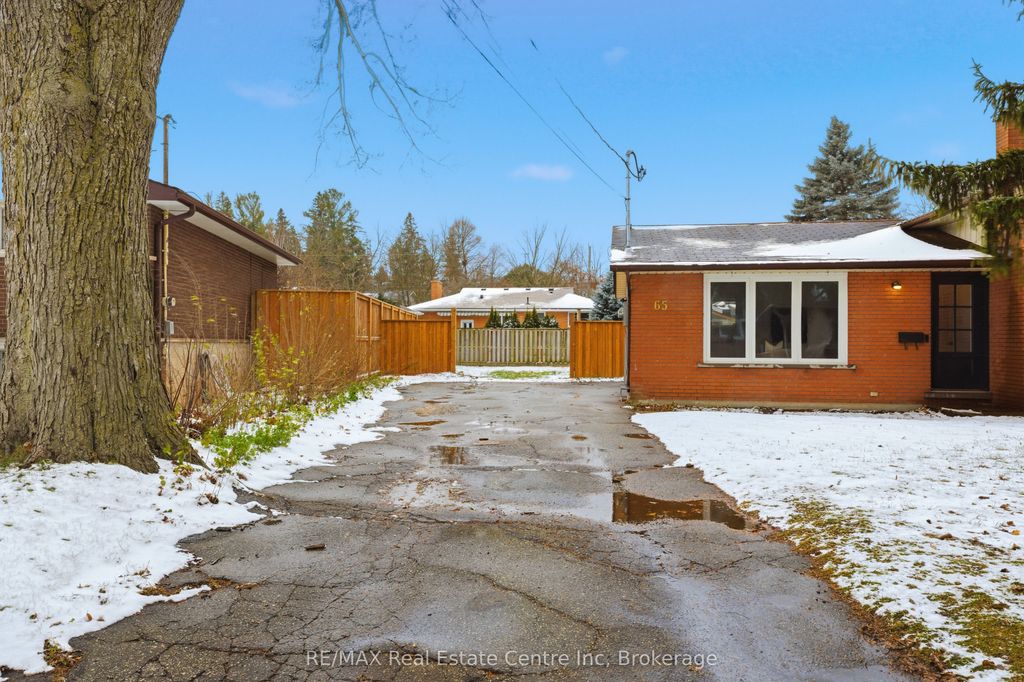 Photo of 65 Sunnylea Crescent, Guelph, ON N1E 1W3 (MLS # X12594242)