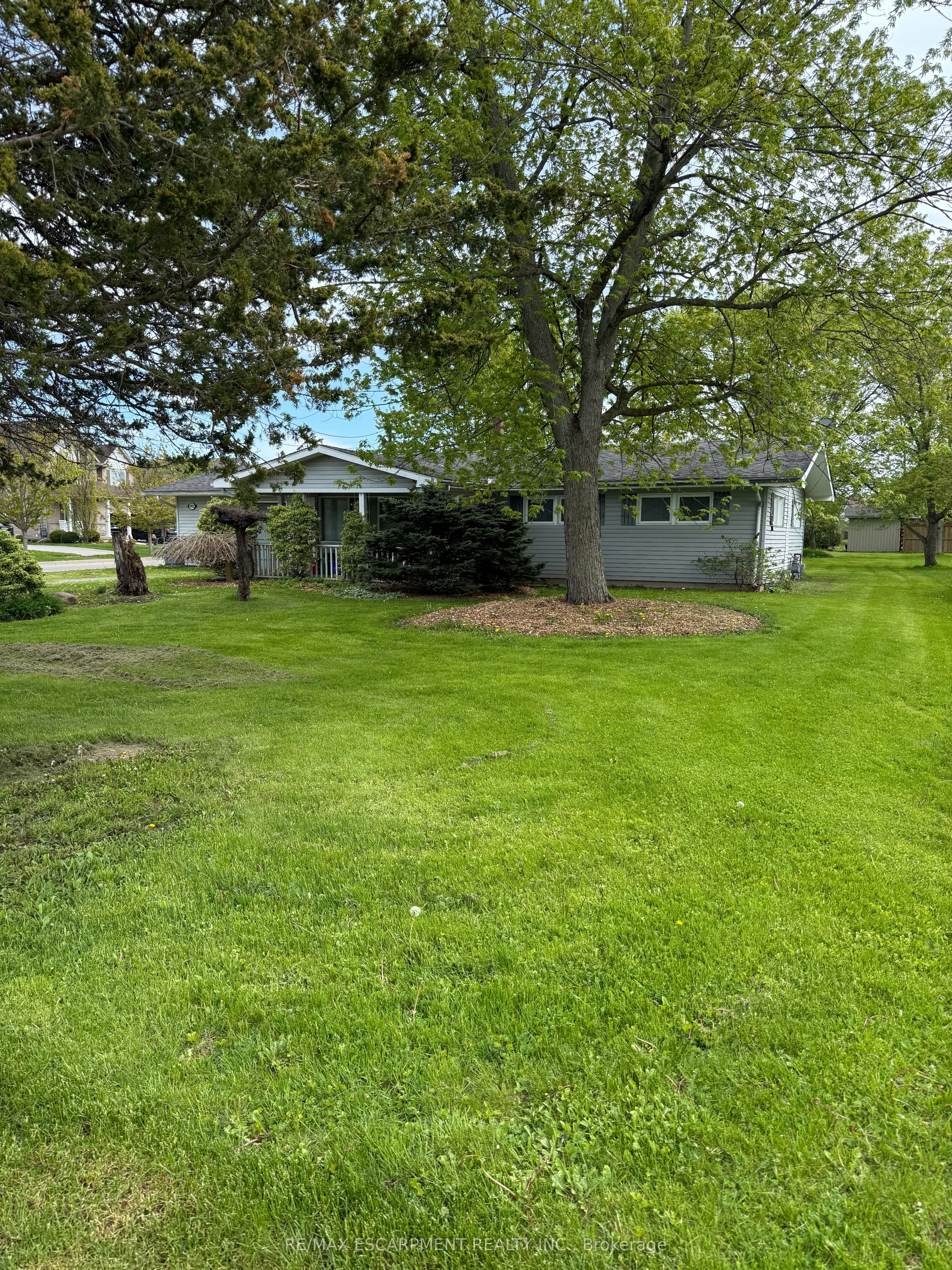 3931 Main Street W
