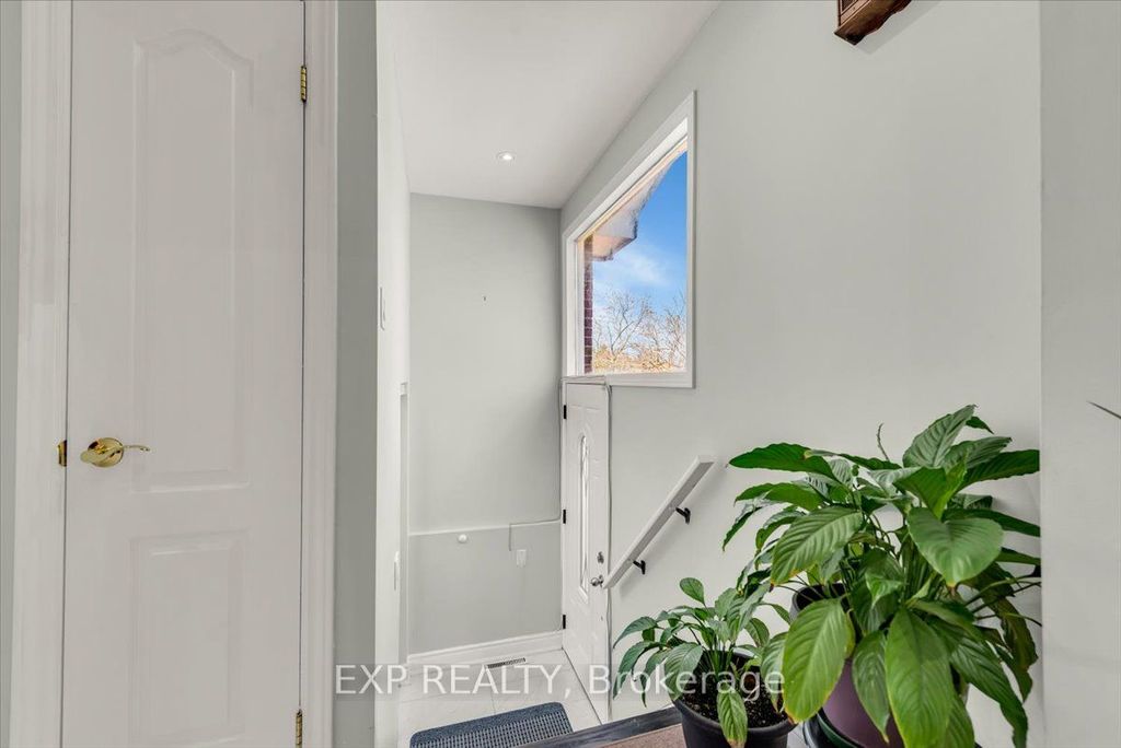 Photo of 135 Mill Street N, Brampton, ON L6X 2P1 (MLS # W12948860)