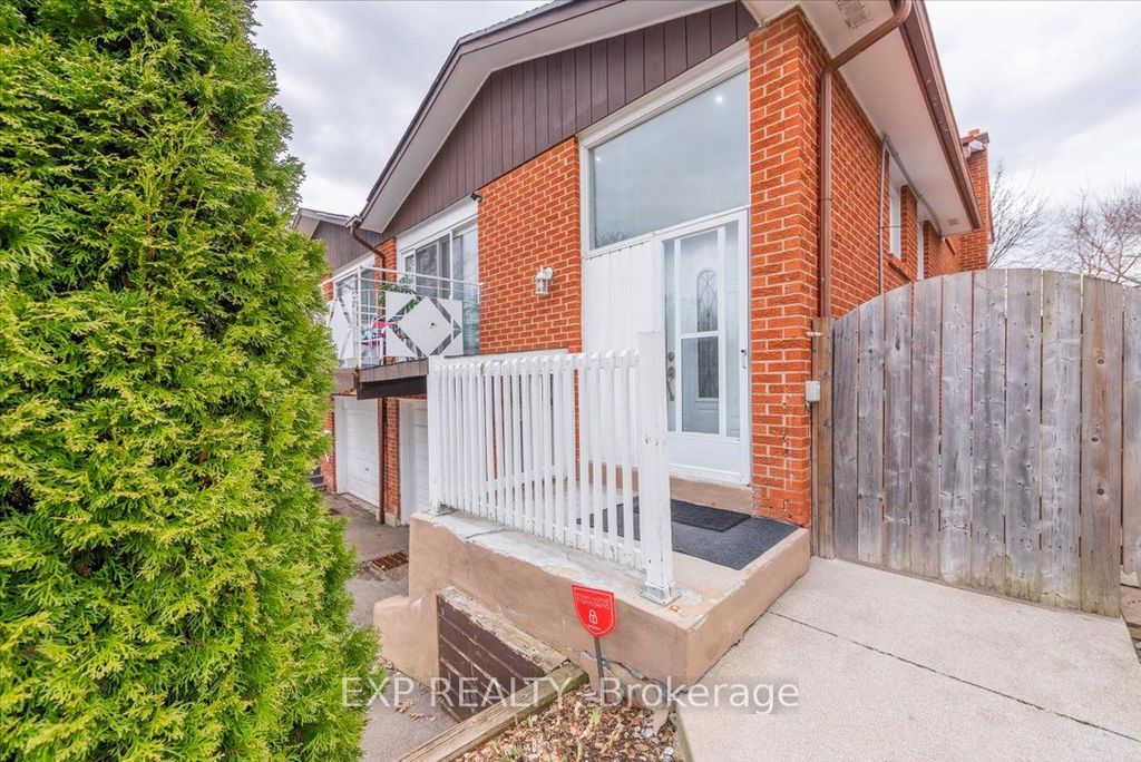 Photo of 135 Mill Street N, Brampton, ON L6X 2P1 (MLS # W12948860)