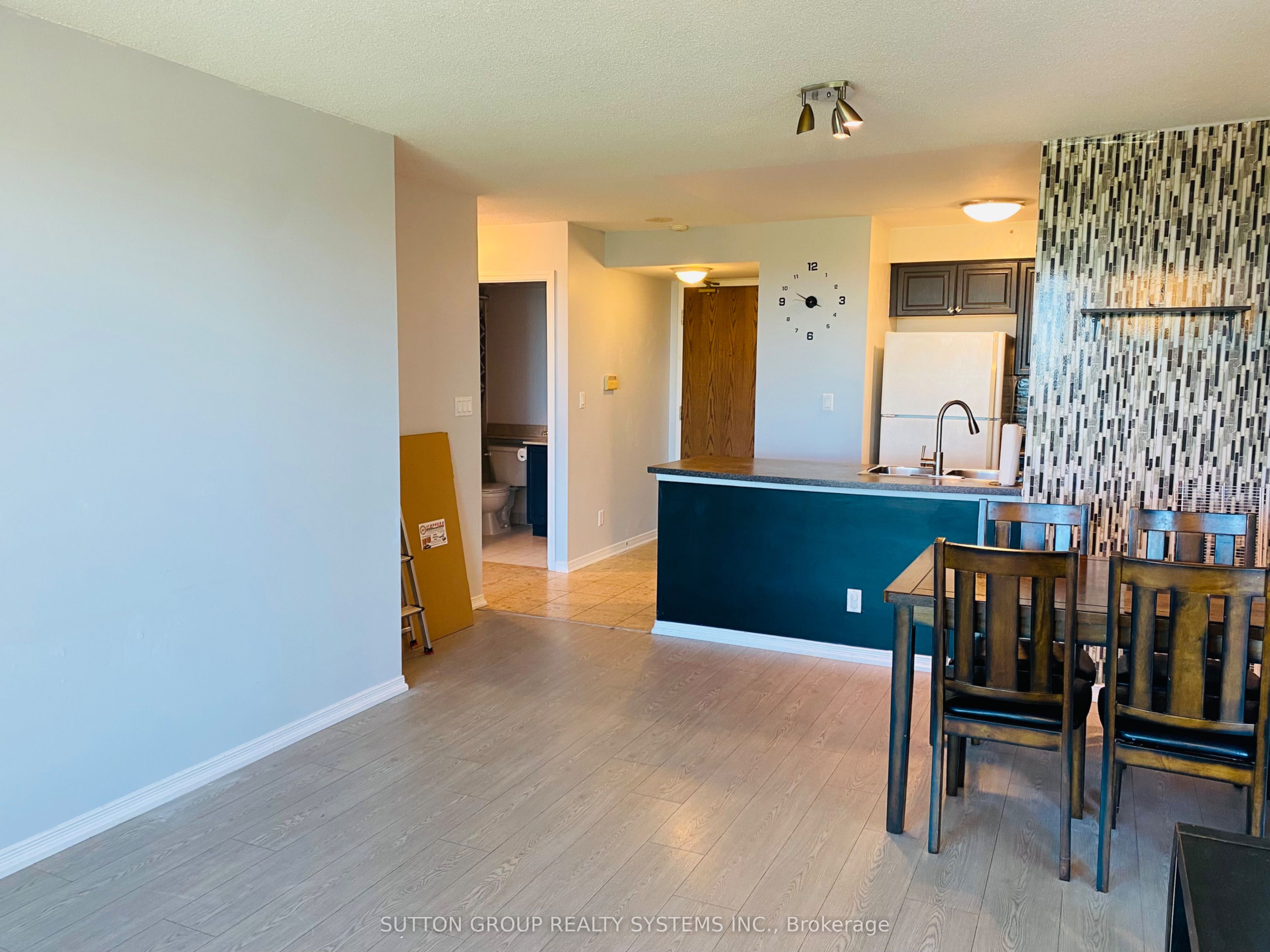 4879 Kimbermount Avenue 1005