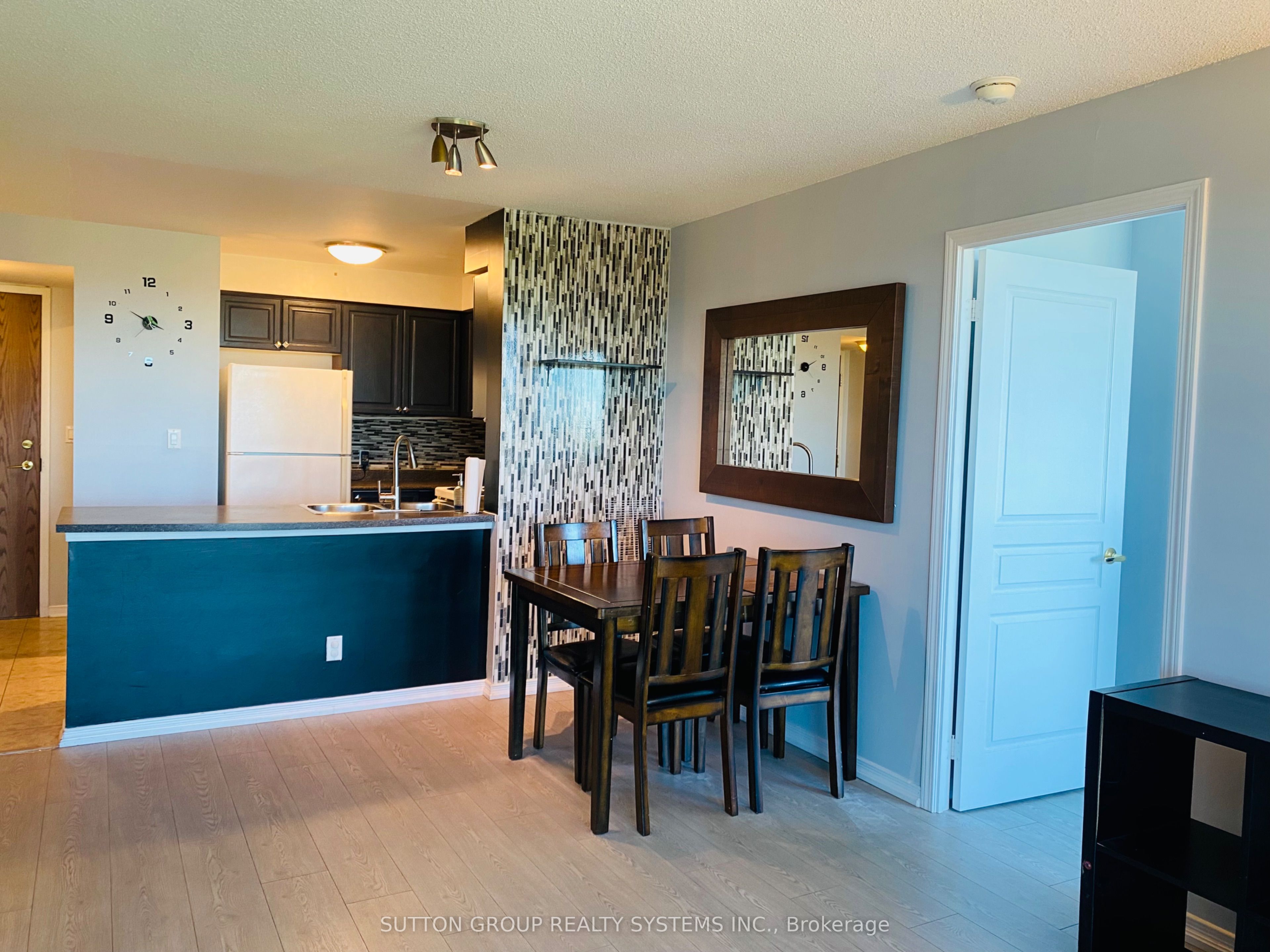 4879 Kimbermount Avenue 1005
