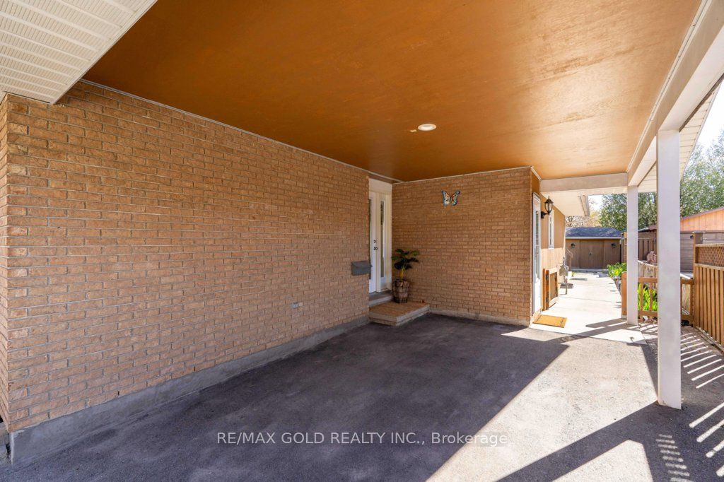 380 Grangewood Drive W