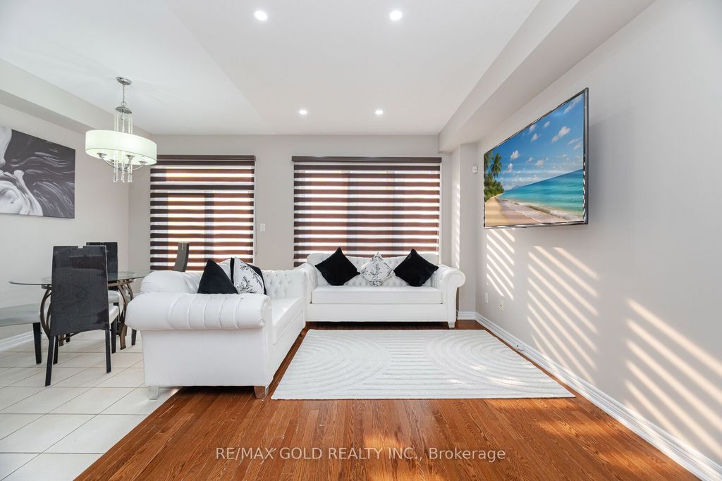 Photo of 11 Seedland Crescent N, Brampton, ON L6R 0Z6 (MLS # W13008916)