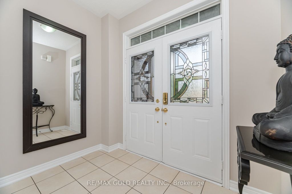 Photo of 11 Seedland Crescent N, Brampton, ON L6R 0Z6 (MLS # W13008916)