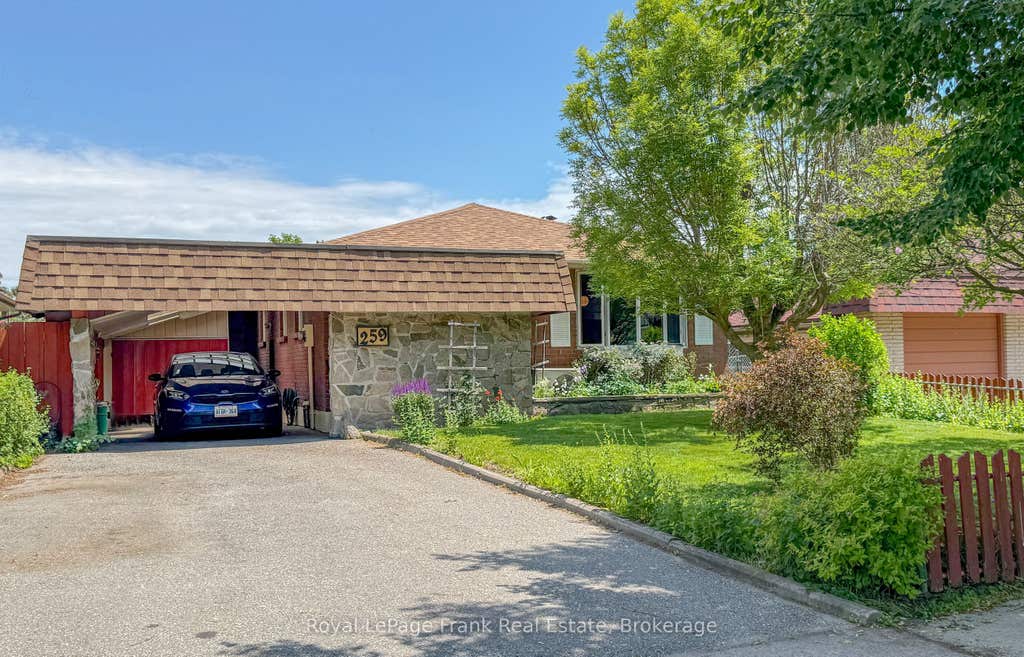 Photo of 259 Nipigon Street, Oshawa, ON L1J 4N8 (MLS # E13473176)