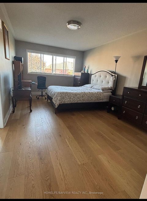 16 Selkirk Drive Richmond Hill ON L4B 4P5