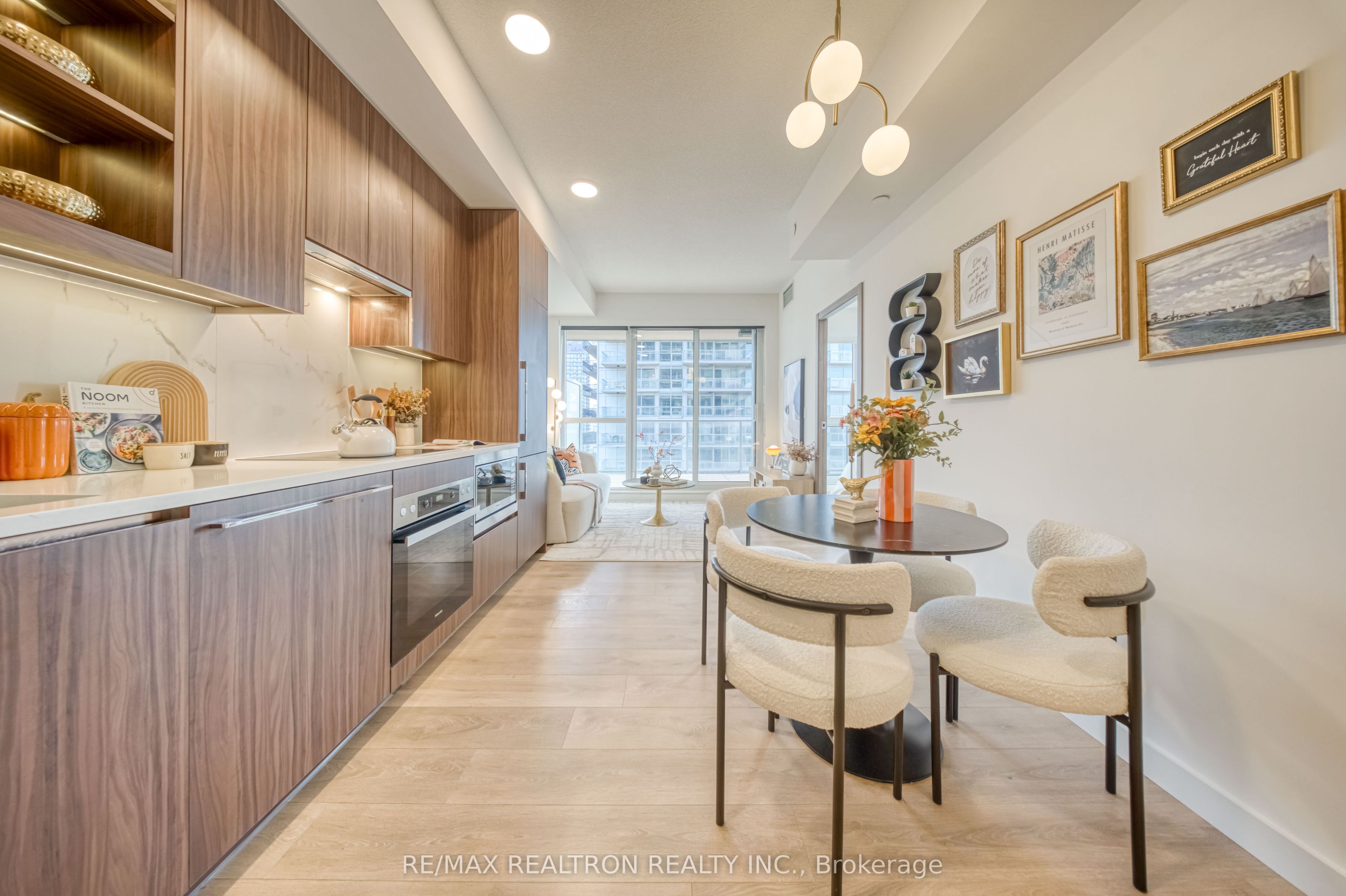 25 McMahon Drive 1101