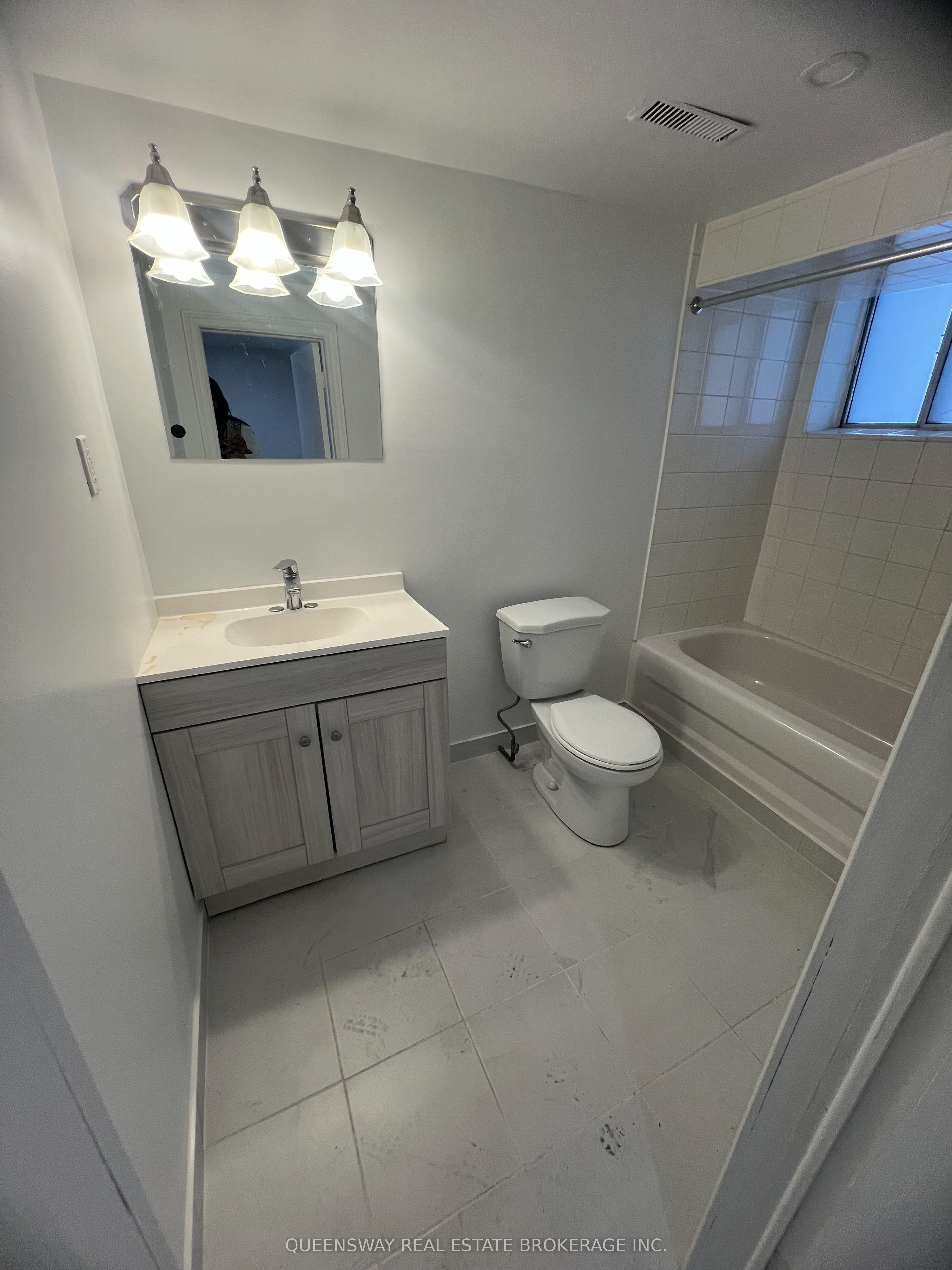 Photo 1 of 9 — 1389 Lansdowne Avenue, Toronto, ON M6H 3Z9