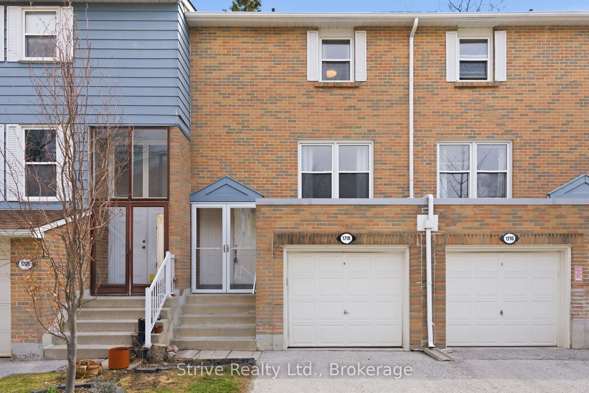 1718 John Street 33