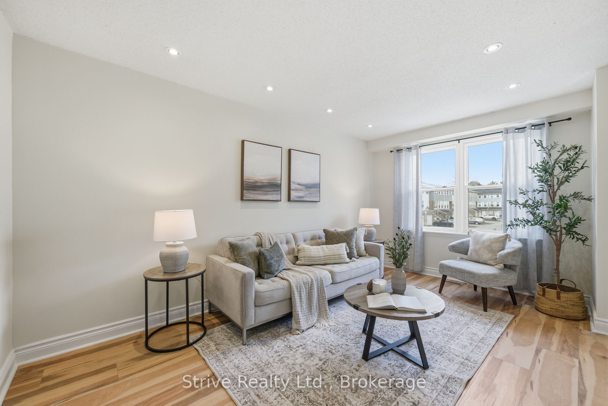 1718 John Street 33