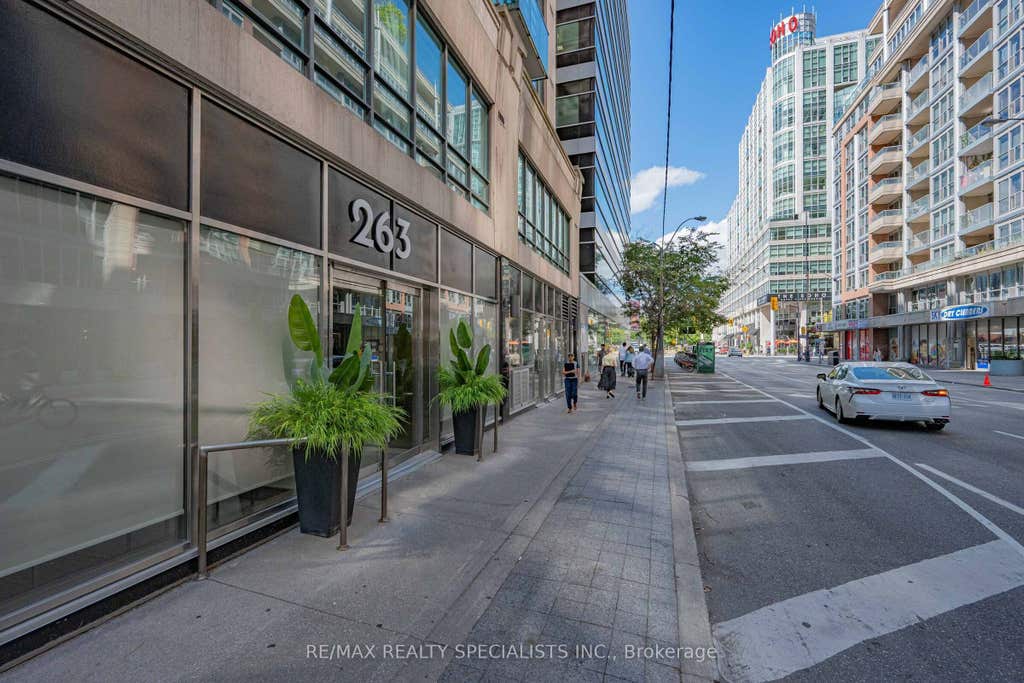 Photo of 263 Wellington Street W #503, Toronto, ON M5V 3E6 (MLS # C13693270)
