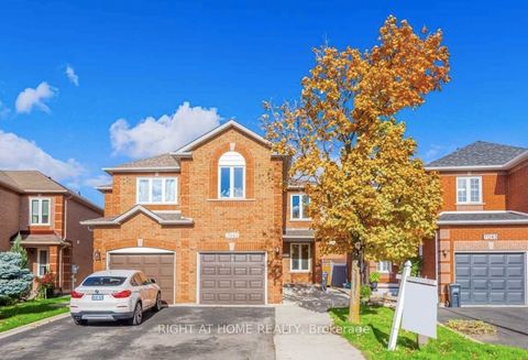 7049 Graydon Court Mississauga ON L5N 7H4