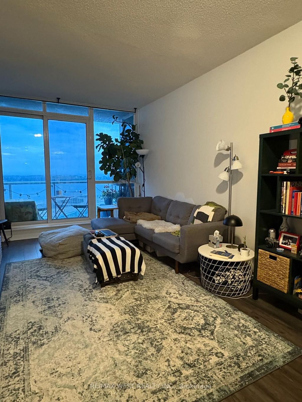 Photo of 218 Queens Quay W #2204, Toronto, ON M5J 2Y6 (MLS # C12445484)
